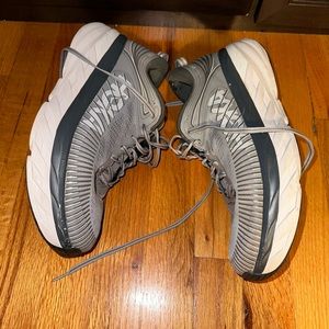 Men’s hoka bondi 7